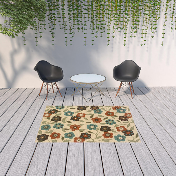 5' X 8' Ivory Floral Stain Resistant Indoor Outdoor Area Rug