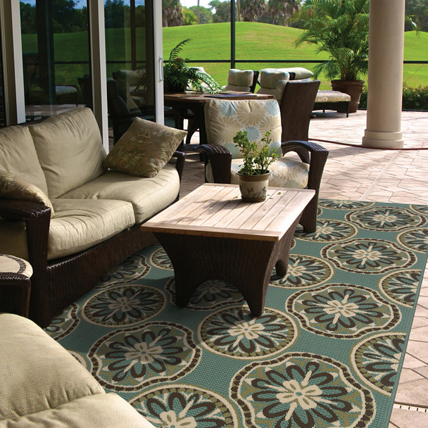 4' X 6' Blue Floral Stain Resistant Indoor Outdoor Area Rug