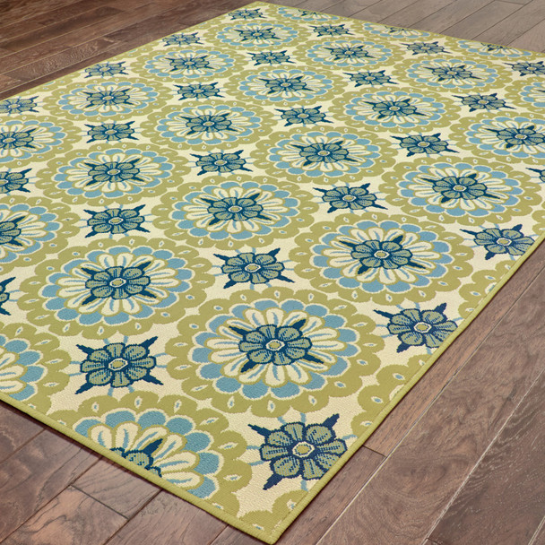 4' X 6' Green Floral Stain Resistant Indoor Outdoor Area Rug