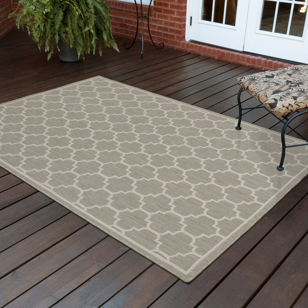 6' X 9' Grey Geometric Stain Resistant Indoor Outdoor Area Rug