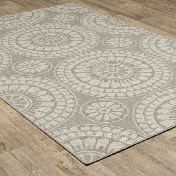 6' X 9' Grey Geometric Stain Resistant Indoor Outdoor Area Rug