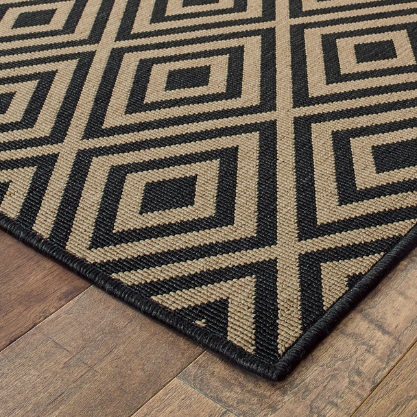 6' X 9' Black Geometric Stain Resistant Indoor Outdoor Area Rug