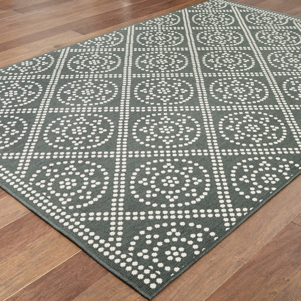 2' X 4' Grey Geometric Stain Resistant Indoor Outdoor Area Rug