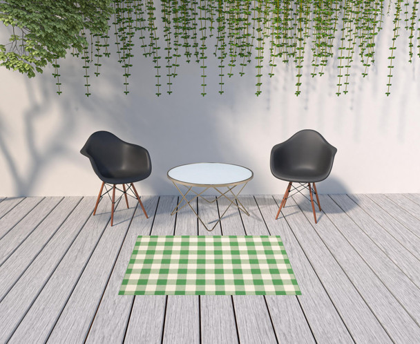 4' X 6' Green Geometric Stain Resistant Indoor Outdoor Area Rug