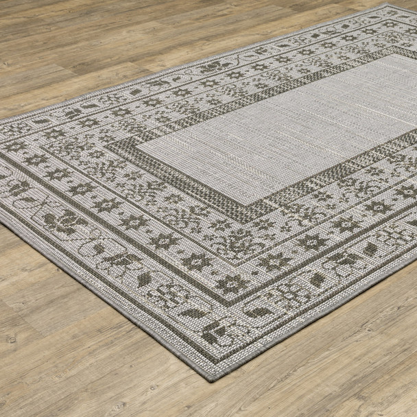 10' X 13' Beige Stain Resistant Indoor Outdoor Area Rug