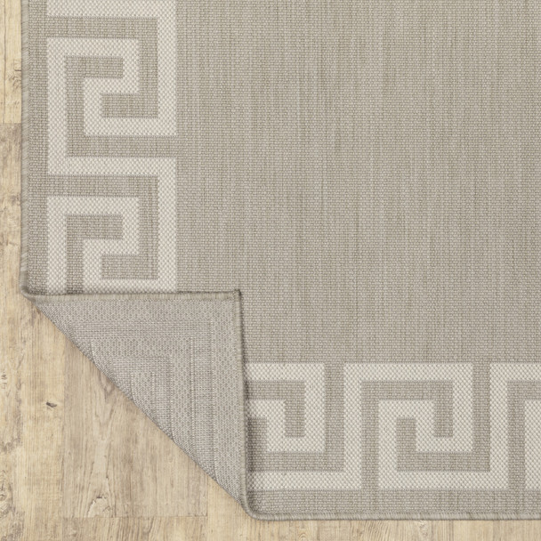 5' X 7' Grey Stain Resistant Indoor Outdoor Area Rug