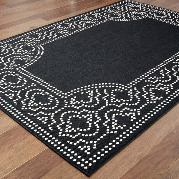 2' X 4' Black Stain Resistant Indoor Outdoor Area Rug