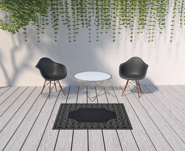 4' X 6' Black Stain Resistant Indoor Outdoor Area Rug