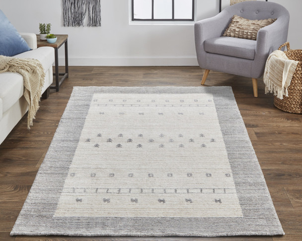 10' X 13' Ivory And Gray Wool Hand Knotted Stain Resistant Area Rug