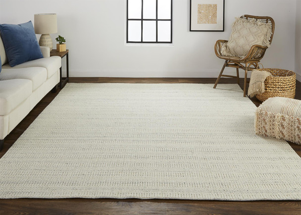 8' X 10' Ivory And Gray Wool Hand Woven Stain Resistant Area Rug