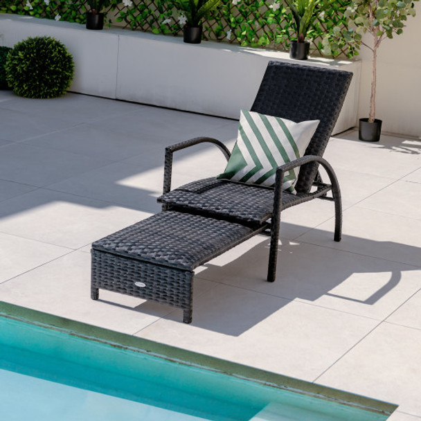 Patio Chaise Lounge Outdoor Rattan Lounge Chair with Retractable Ottoman