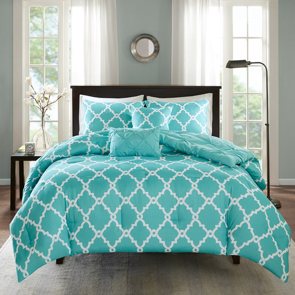 5pc Aqua & White Reversible Fretwork Comforter Set AND Decorative Pillows (Kasey-Aqua)