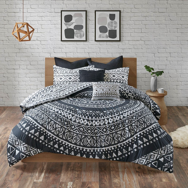 7pc Black & White Geometric Medallion Comforter Set AND Decorative Pillows (Larisa-Black)