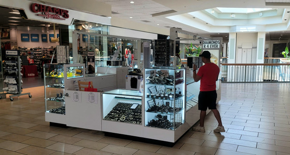 Multi use mall retail kiosk booth for cellphones, jewelry, perfumes, candy, t-shirts etc.