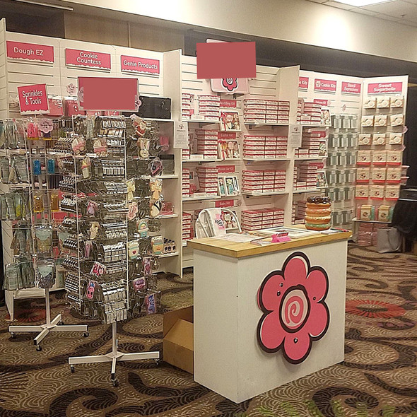 10' x 20' Modular Slatwall Trade Show Booth – Complete Snap Panel Exhibit System