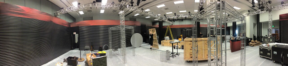 60x50 Modular Trade Show Display – 80+ Slat wall Panels, Carpet w/ Padding, Doors