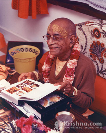 Srila Prabhupada Photo, New Fifth Canto, 16"x20"