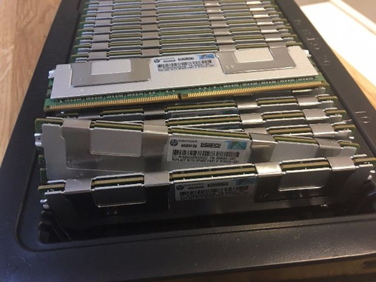 805358-512 | HP | 512Gb (8X64Gb) 2400Mhz Pc419200 Cas17 Ecc Registered Quad Rank X4 Ddr4 Sdram 288Pin Lrdimm Memory For  Proliant Gen9 Server