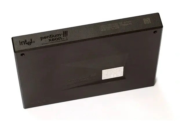 4250R | Dell | 550MHz Intel Pentium III Xeon Processor