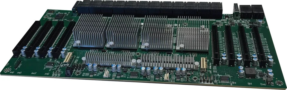 AOM-SXM4-IO | Supermicro | PCIe 4.0 Module Switch Board