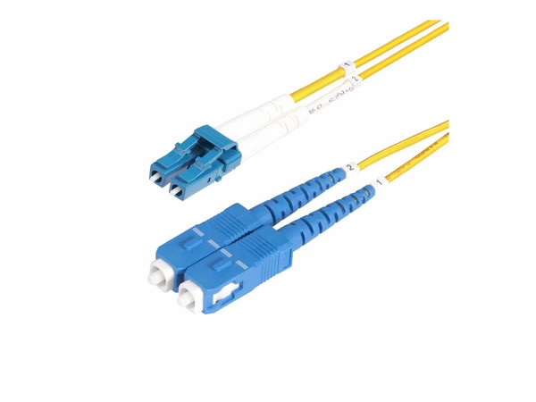 SMLCSC-OS2-5M | StarTech | 5m 15ft LC to SC UPC OS2 Single Mode Duplex Fiber Optic Cable