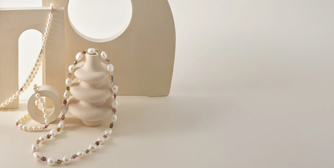 5Need advice on pearls? You're in the right place – we're the UK's pearl specialists