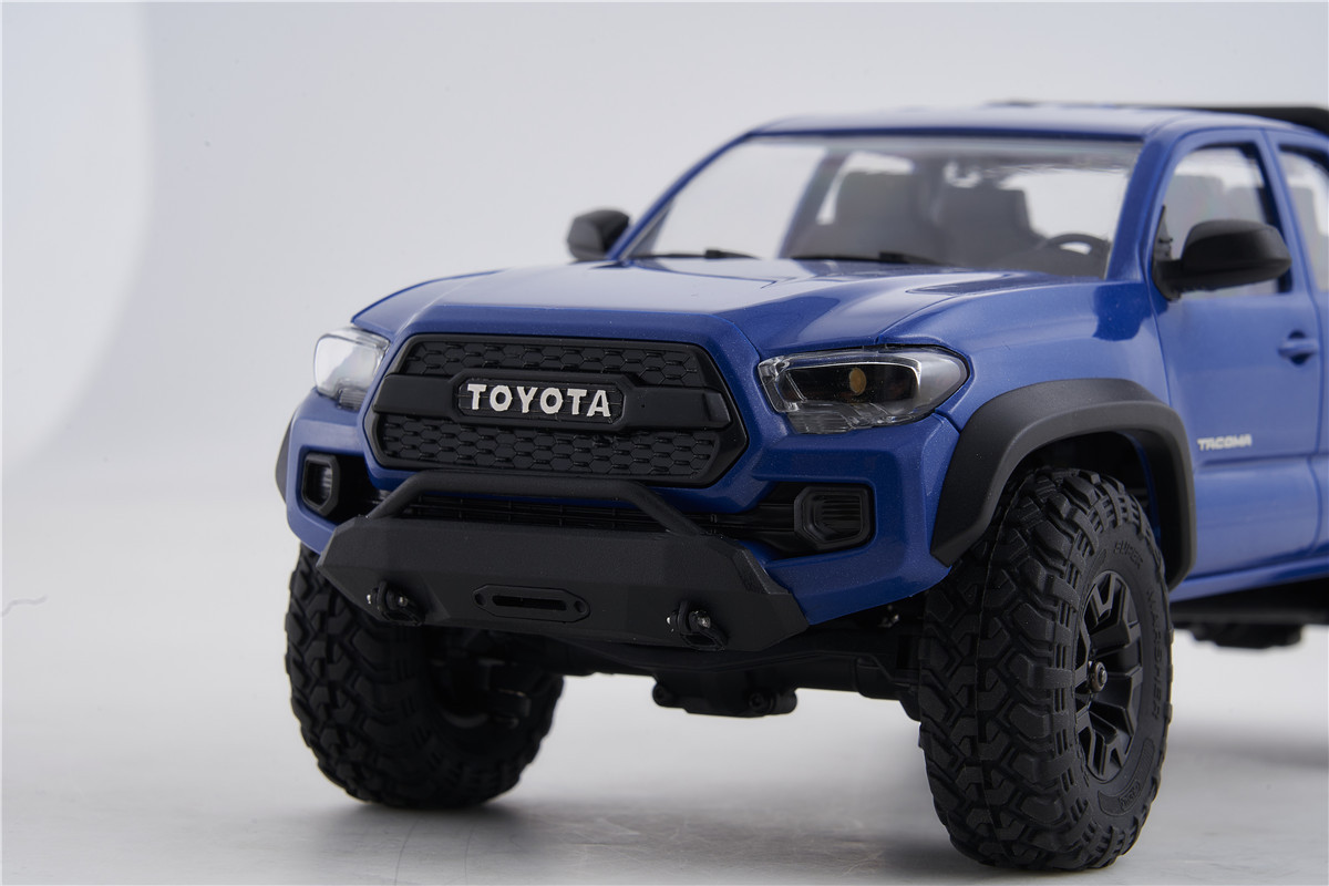 FMS 1:24 FCX24M Toyota Tacoma RTR with 2.4G Transmitter & Receiver