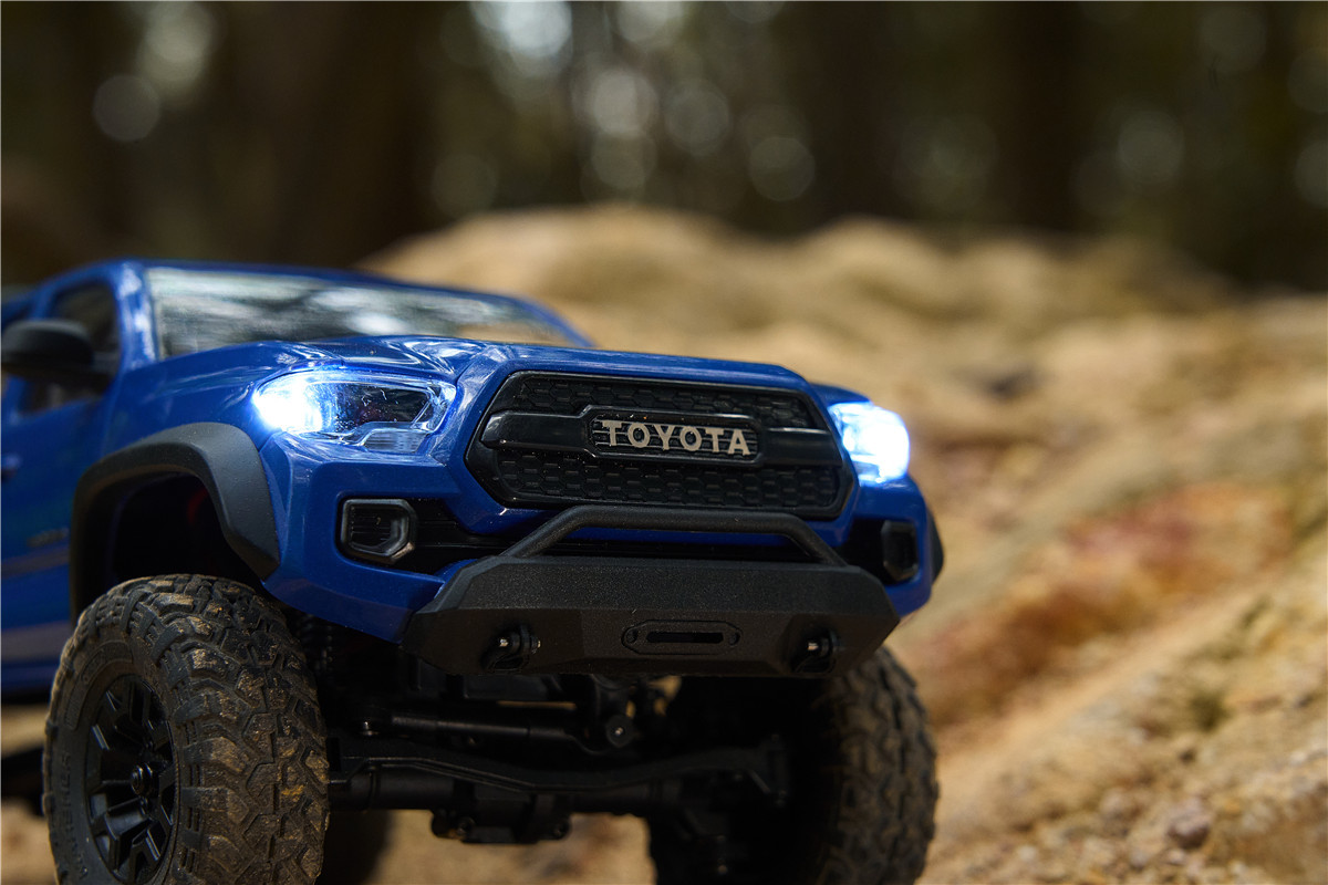 FMS 1:24 FCX24M Toyota Tacoma RTR with 2.4G Transmitter & Receiver