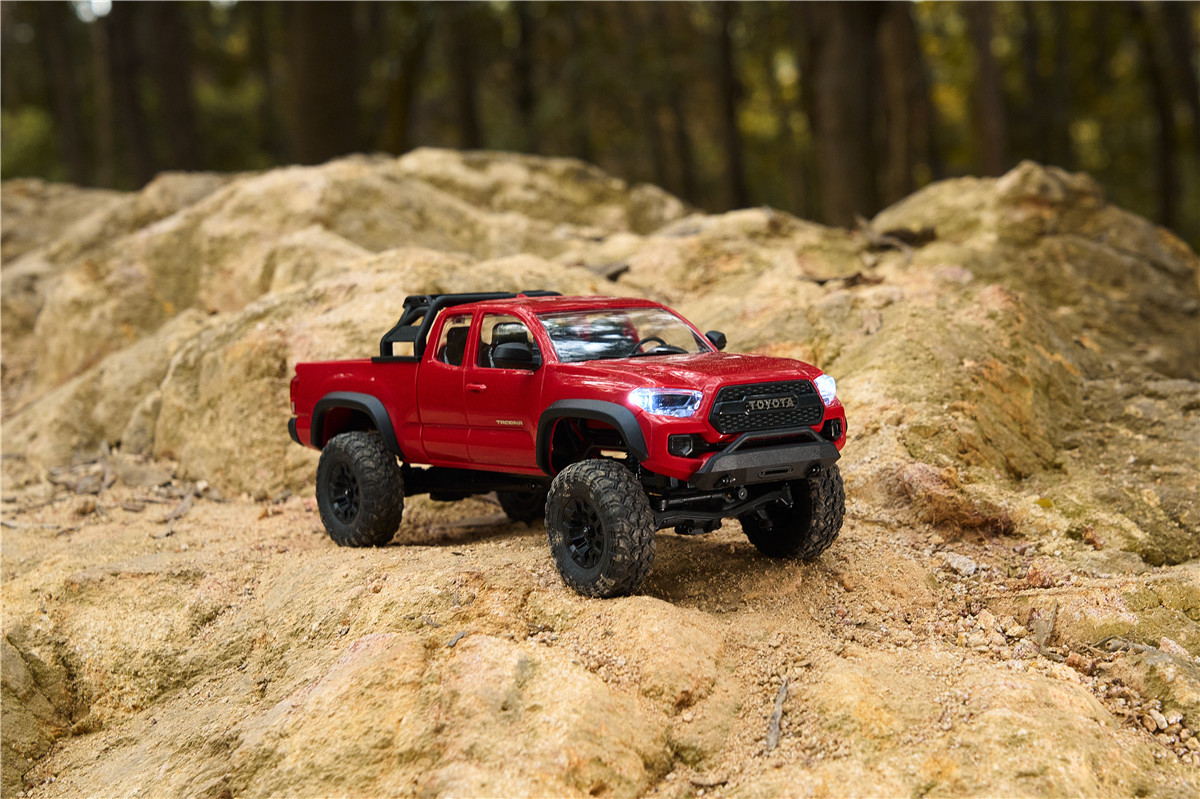 FMS 1:24 FCX24M Toyota Tacoma RTR with 2.4G Transmitter & Receiver, Lipo Battery