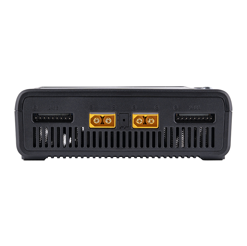ToolkitRC M8D Intelligent Charger DC1600W XT60 2-8S Lithium Battery Balanced Voltage Remote Control Toy Car Model Discharger