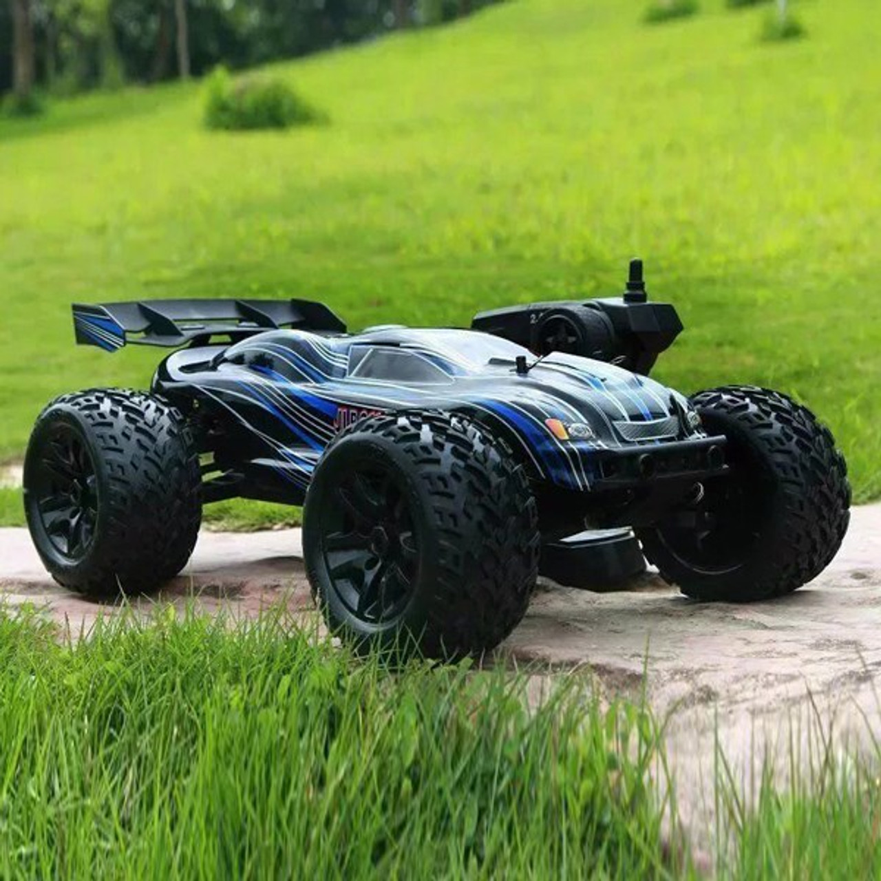 jlb21101チーター　レース You Won't Believe How Fast This RC CAR Goes! - JLB Racing