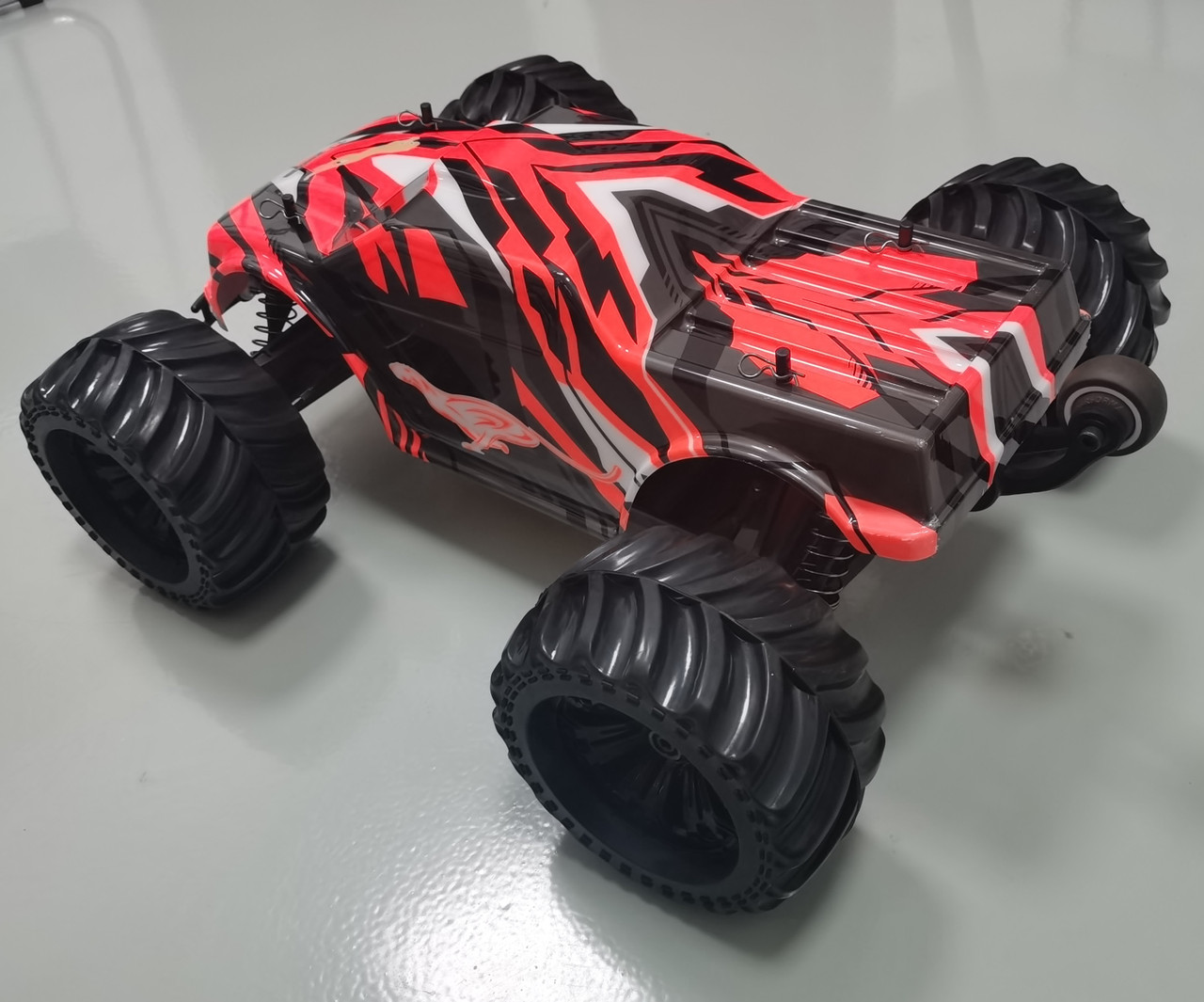 JLB Racing CHEETAH 11101 1/10 Brushless RC Car Monster Trucks