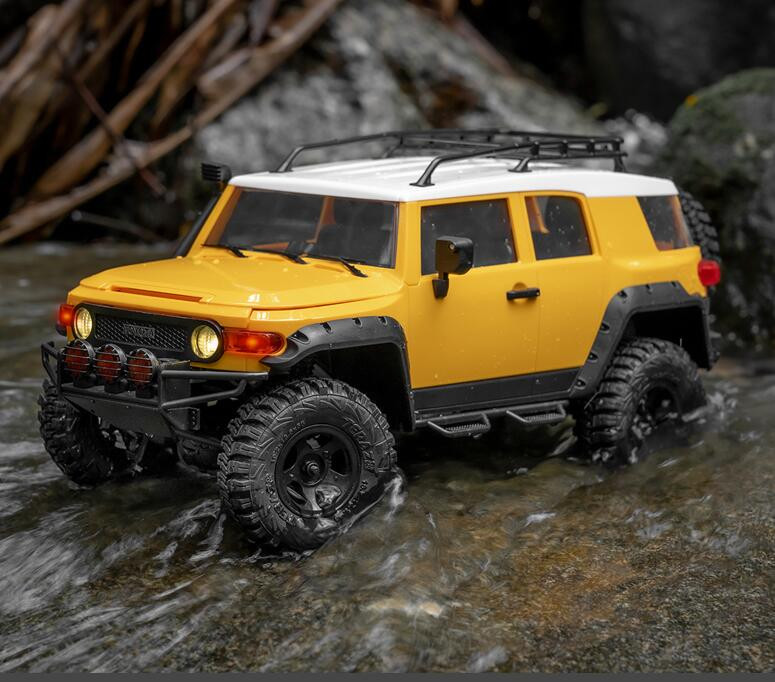 FMS 1/18 Scaler FJ Cruiser #11806 W/ 7.4V Lipo Battery and 2.4GHz