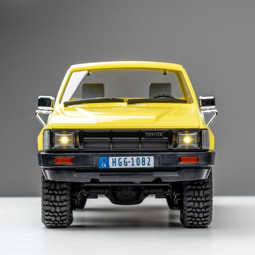 FMS 1:18 TOYOTA Hilux RTR Yellow FMS11816RTRYL