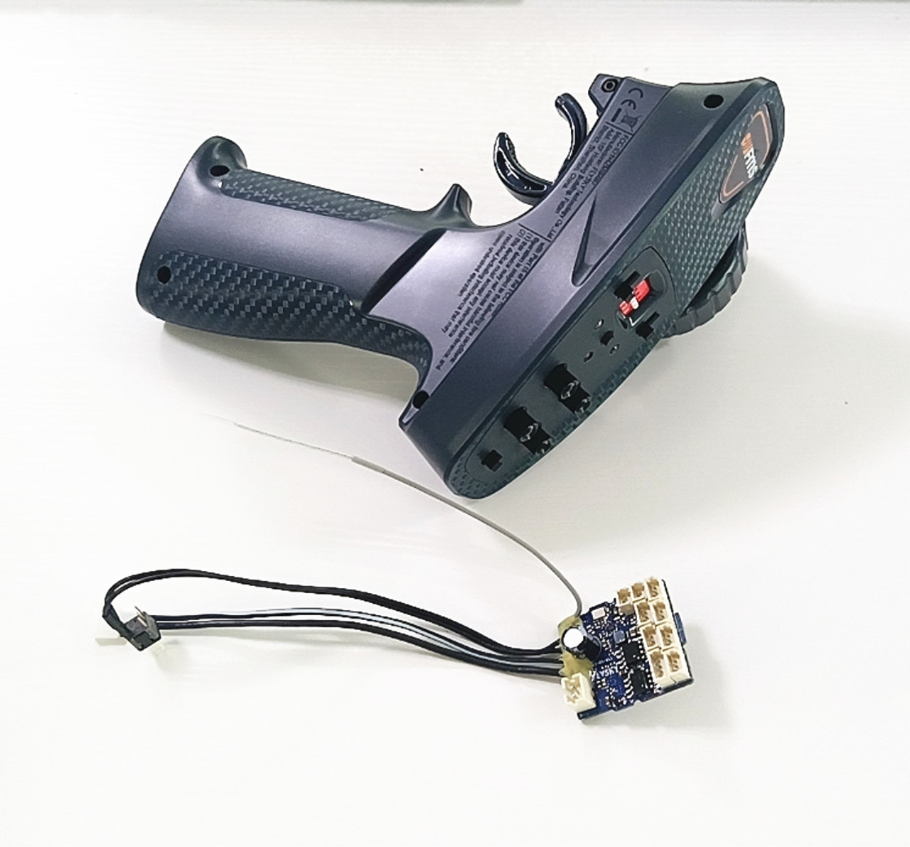 FMS MG41 + R4A1 TRANSMITTER RECEIVER SET C2131 for RC Car Parts FMS MG41 + R4A1 TRANSMITTER RECEIVER SET C2131 for RC Car Parts