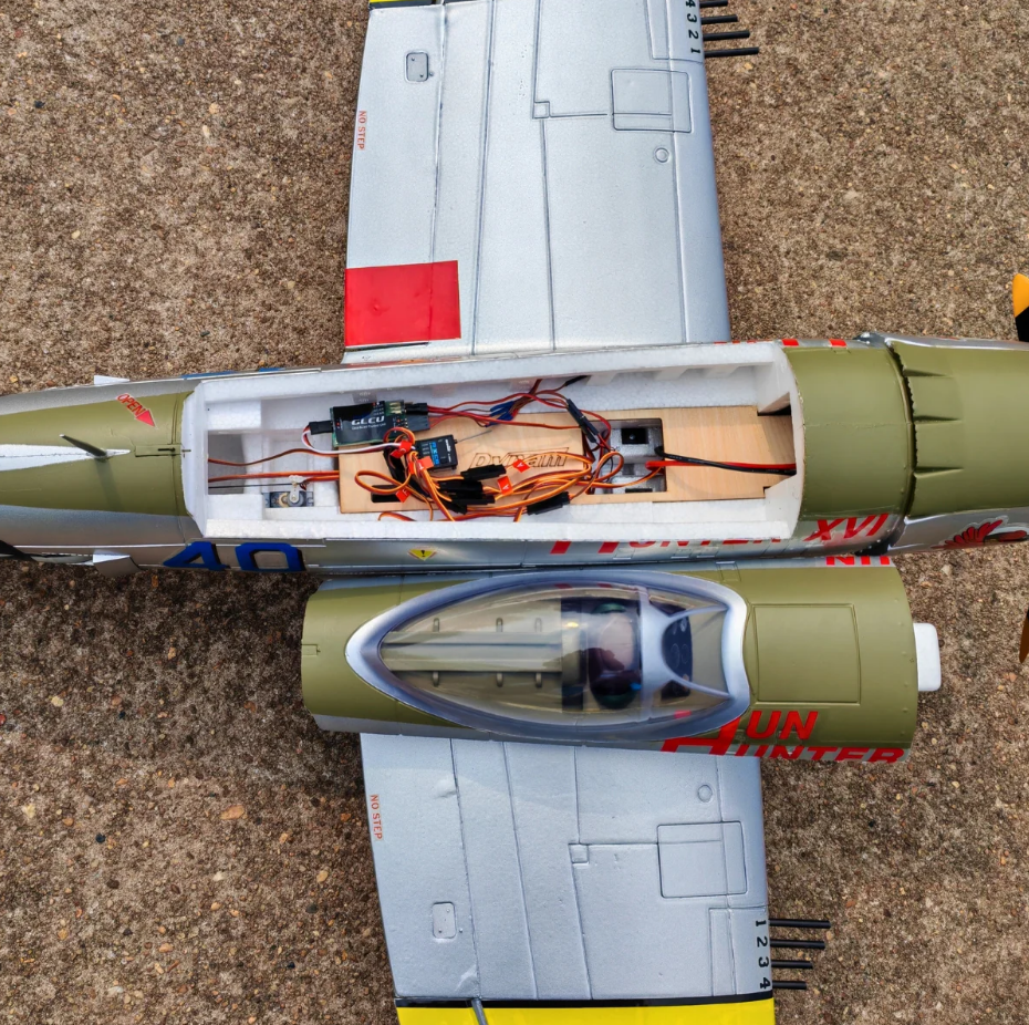 Upgrade! Dynam P-47D Thunderbolt 1220mm V2 4s w/ Flaps & Retracts PNP RC Warbird