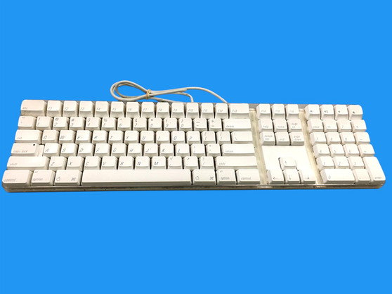 Apple A1048 USB Wired Keyboard w/ 2 USB Ports