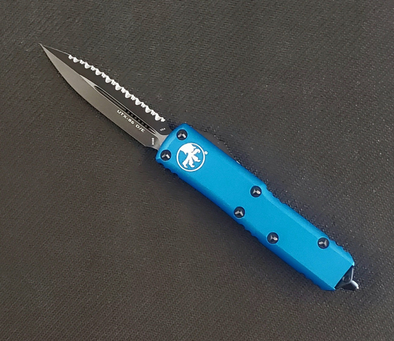 Microtech UTX-85 D/E Blk FS Blue 232-3BL