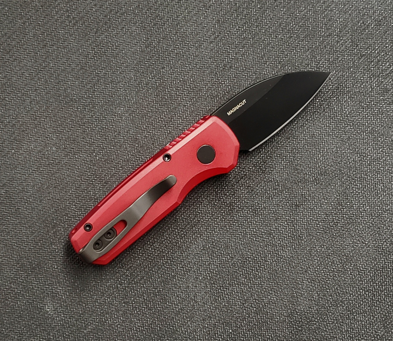 Protech Runt Red/DLC Magnacut Wharn. R5303-RED