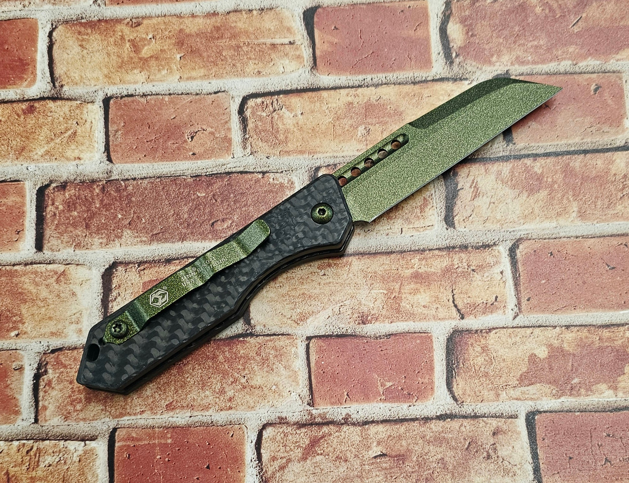 Heretic Jinn Auto Metallic Green/CF H113-MG-CF