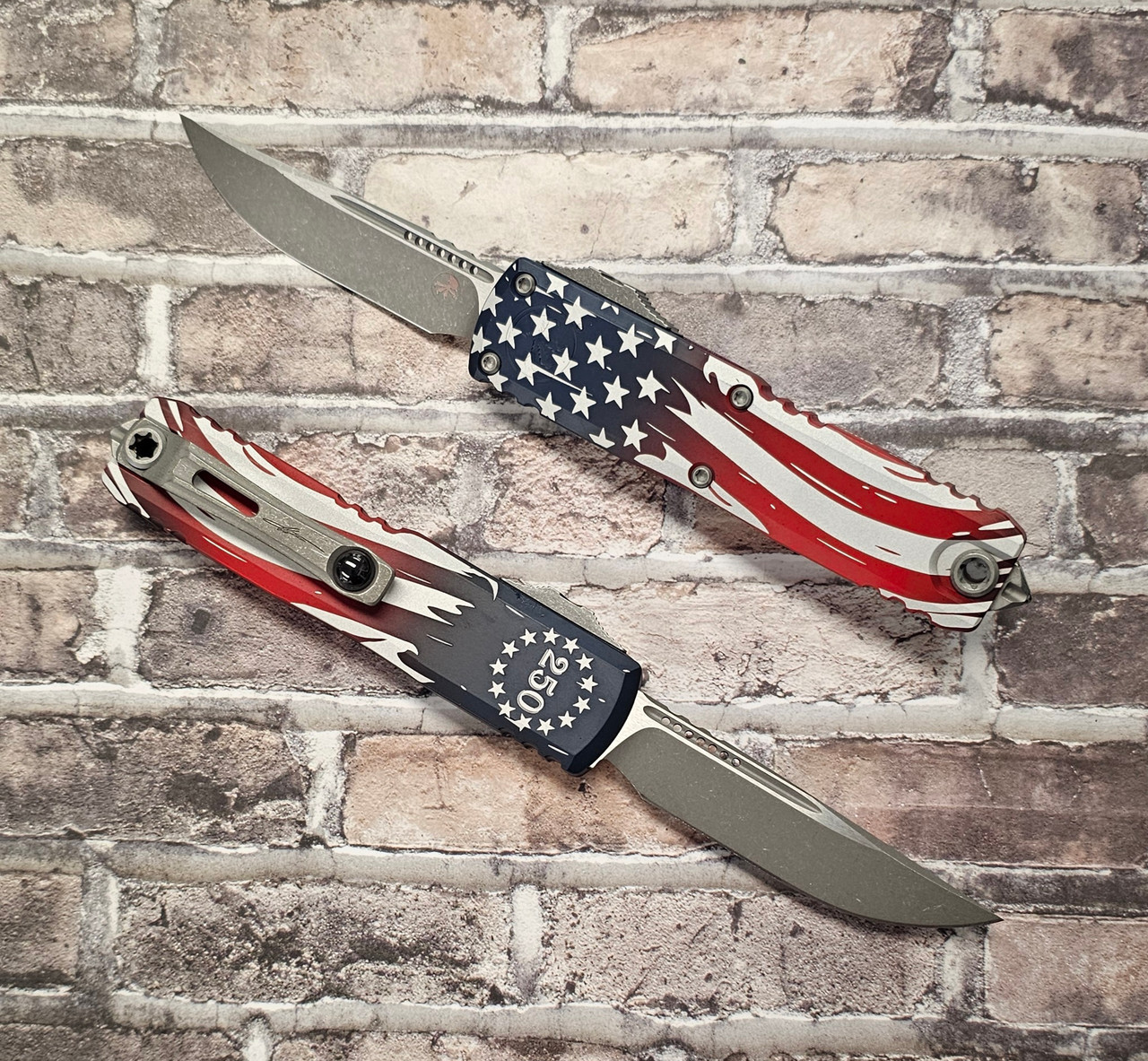 Microtech UTX-85 S/E Apoc 4th of July 250 12314-10APS-4J250