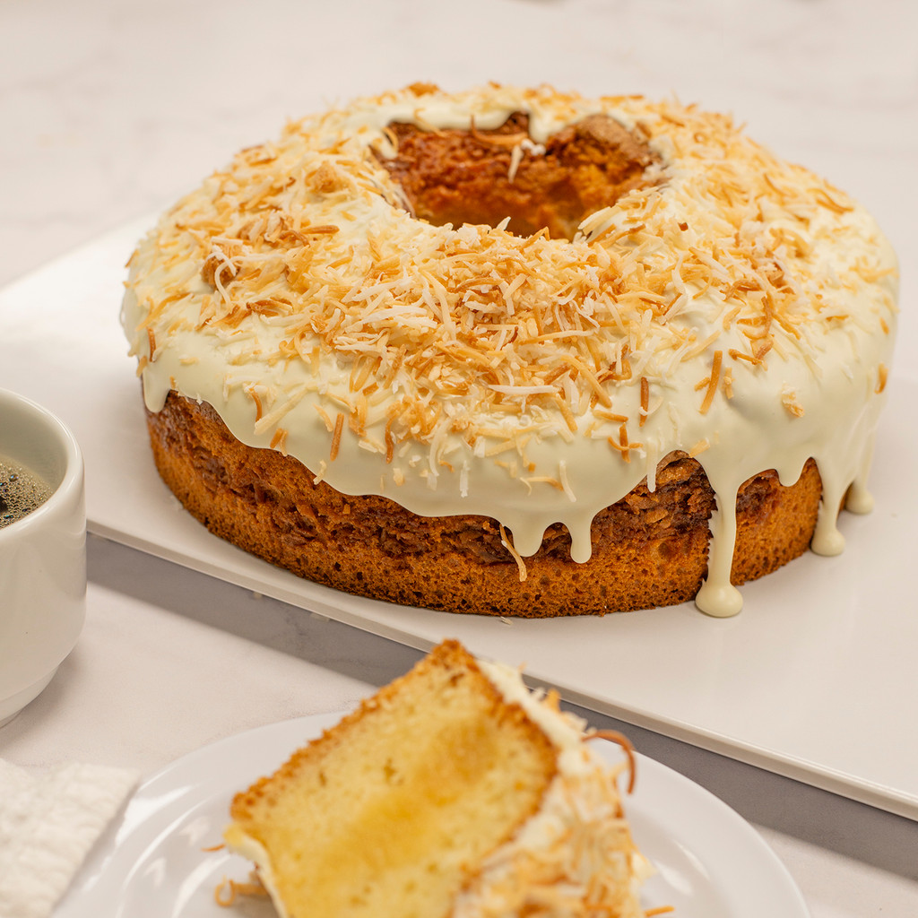 Coconut Crunch Coffee Cake – Moist Coconut Coffee Cake with Crispy Coconut Streusel

Discover the ultimate coconut-lover’s treat with our Coconut Crunch Coffee Cake. Baked fresh at Villa Italia Bakery, this moist vanilla coconut cake is topped with a crisp, buttery coconut crumb layer for the perfect balance of soft and crunchy textures.

This gourmet coffee cake is ideal for breakfast, brunch, office gatherings, hosting, or gifting. It stays fresh for days and ships beautifully, making it one of our most popular coconut desserts. If you enjoy coconut pastries, moist breakfast cakes, or artisan baked goods delivered to your door, this Coconut Crunch Coffee Cake is a must-have.