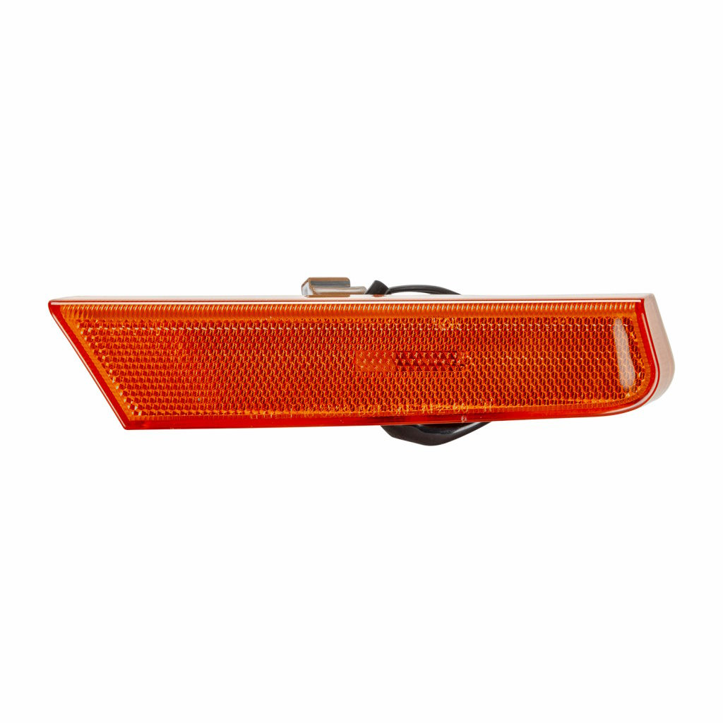 For Nissan Xterra Side Marker Light 2002 2003 2004 Passenger Side NI2551140 | 26180-7Z800 (CLX-M0-18-5839-00-CL360A55)