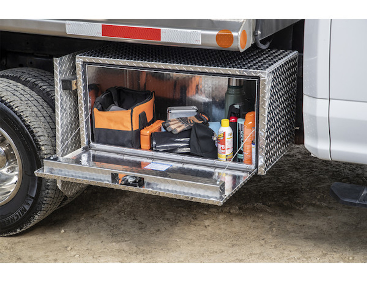 1705160 - 14x16x24 Inch Diamond Tread Aluminum Underbody Truck Box