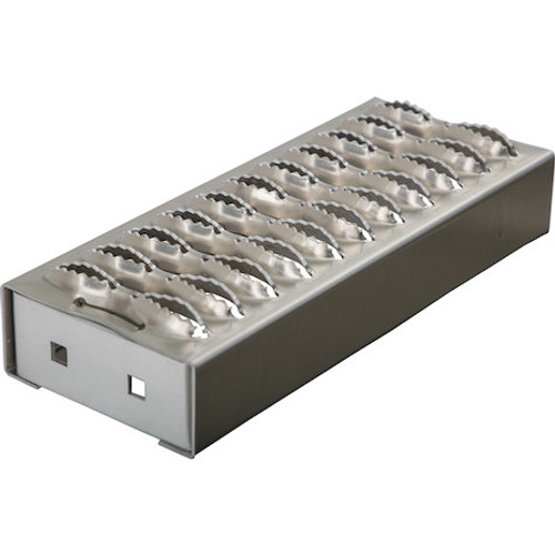 3046270 - Aluminum Diamond Deck-Span Tread - 4.75x18 Inch