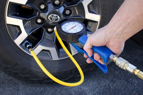 LockNFlate® PRO Analog Tire Inflator Gauge with LockNFlate® Locking Air Chuck