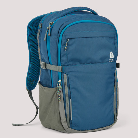 Sierra Designs Monitor Pass Daypack, front view Sierra Designs Monitor Pass Daypack, front view
