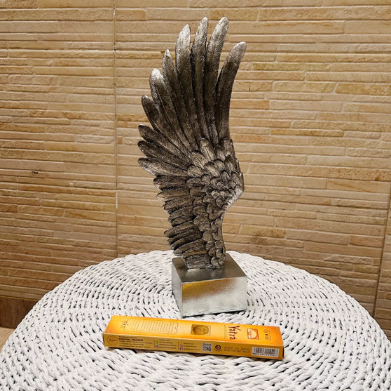 Ala Izquierda En Resina Con Base 40 Cm Importado India Plata