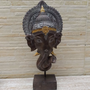 Ganesha sobre pedestal importado del oriente Hecho de manera