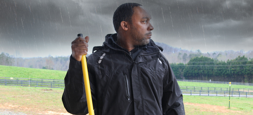 TOP 4 TIPS FOR WORKING IN THE RAIN - RefrigiWear